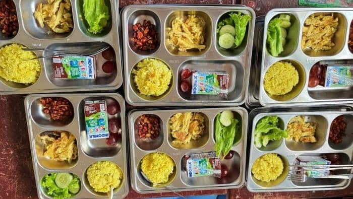 usai_ratusan_siswa_sman_2_kisaran_sakit_perut_orang_tua_tolak_menu_mbg