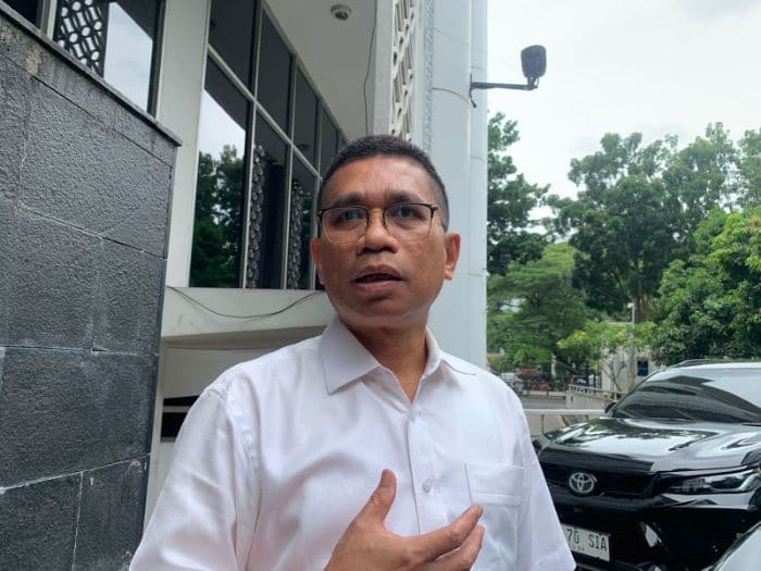 jadwal_rapat_molor_ketua_fraksi_gerindra_dprd_sumut_marah