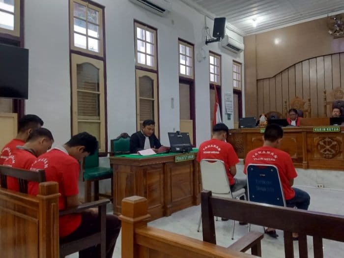 jaksa_terima_lima_kurir_ganja_46_kg_asal_medan_divonis_16_tahun_penjara