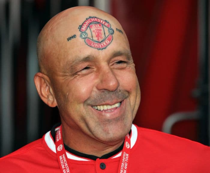 mr_manchester_united_meninggal_dunia_di_usia_62_tahun_sosok_fans_setia_yang_ubah_namanya_demi_cinta_ke_setan_merah
