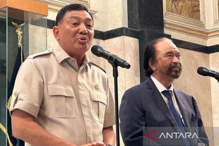 sjafrie_terima_kunjungan_surya_paloh_bahas_stabilitas_nasional_dan_vitamin_politik
