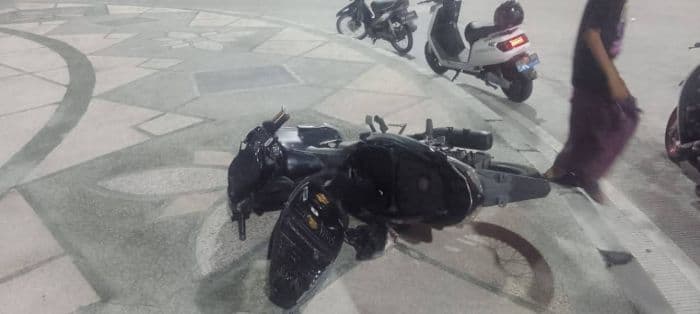 tabrak_mobil_di_simpang_empat_jalan_ringroadjalan_gatot_subroto_medan_sepasang_kekasih_terluka