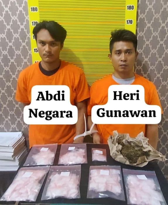 penggerebekan_di_siantar_martoba_2_pria_jadi_tersangka_dengan_bukti_515_paket_sabu