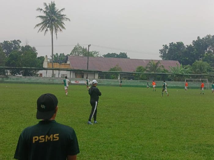 meski_diguyur_hujan_psms_berlatih_matangkan_taktik_lawan_sriwijaya_fc