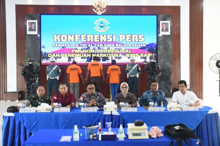 tim_gabungan_gagalkan_penyelundupan_pmi_ilegal_dan_narkoba_di_perairan_selat_malaka