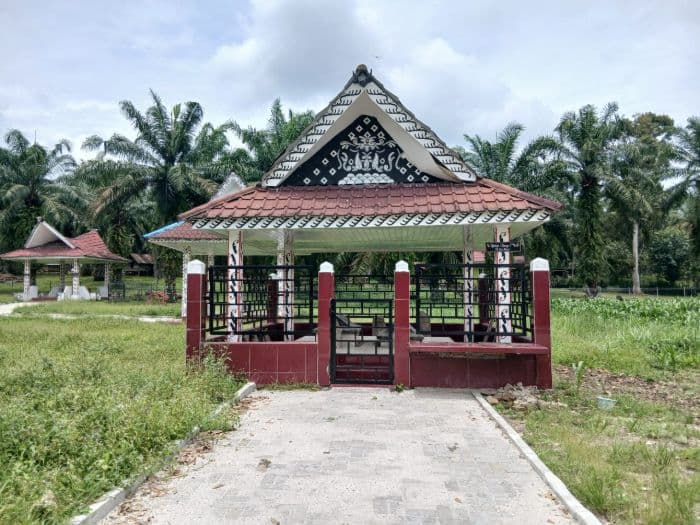 kompleks_makam_raja_tanah_jawa_di_simalungun_jadi_tujuan_wisata_sejarah