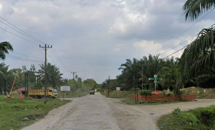 bupati_simalungun_janji_perbaiki_jalan_lintas_dolok_batu_nanggar_dan_bandar_huluan