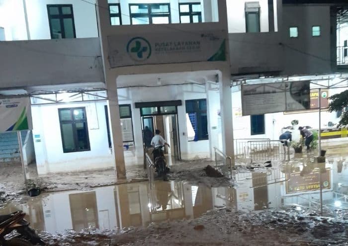 pasca_banjir_bandang_begini_kondisi_rsud_parapat