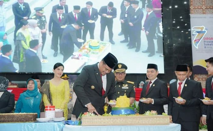dewan_protes_tak_diundang_potong_tumpeng_hut_sumut_ini_respons_ketua_dprd