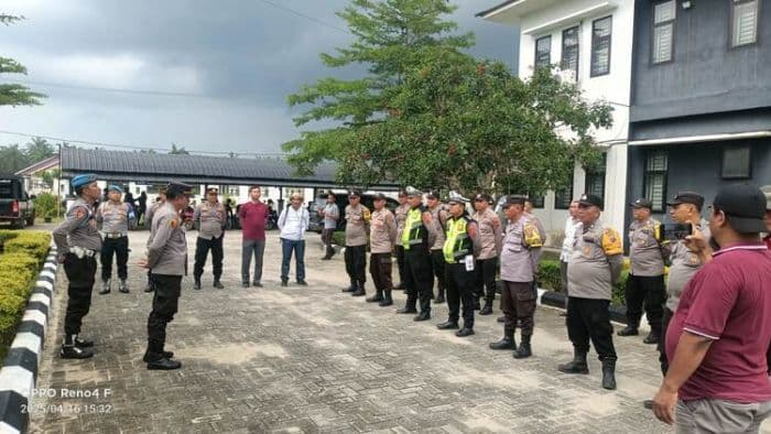 dikabarkan_ada_demo_polisi_siaga_di_disdik_labura