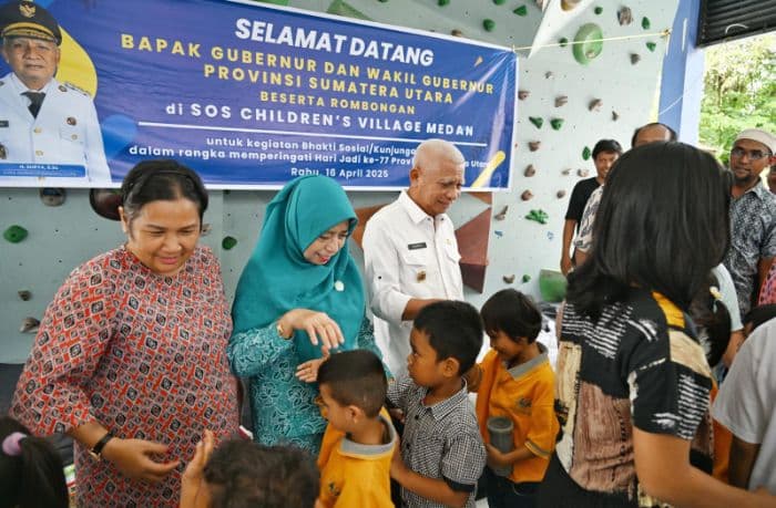 hut_ke77_sumut_pemprov_serahkan_bantuan_ke_panti_asuhan_di_medan