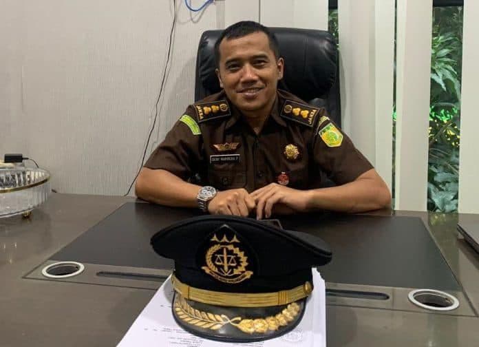 kejari_medan_tahan_tiga_tersangka_kasus_judi_online_di_heaven_seven