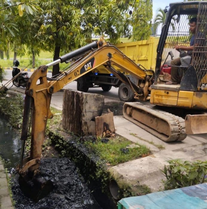 normalisasi_drainase_di_pintu_tol_bandar_selamat_dimulai_dishub_petakan_perubahan_arus
