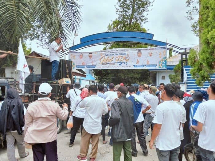 puluhan_warga_aksi_di_kantor_disdik_deli_serdang_tuntut_penghapusan_pungli