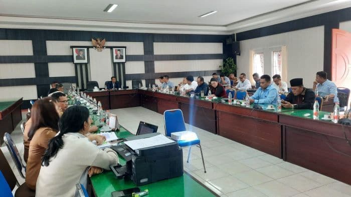 tindak_lanjut_penanganan_banjir_bandang_parapat_dprd_simalungun_temui_kementerian