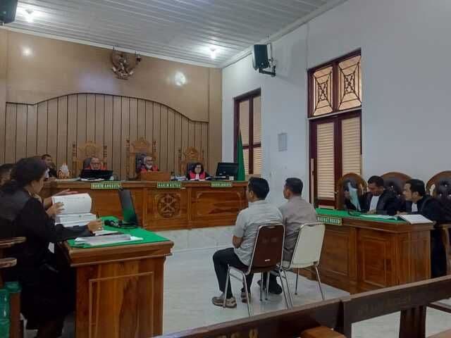 dua_terdakwa_ott_kasus_korupsi_dana_bos_sma_di_batu_bara_mulai_diadili