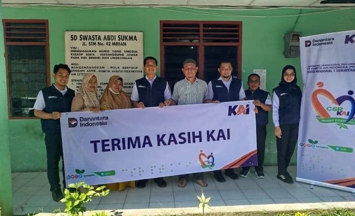 kai_divre_i_sumut_salurkan_bantuan_rp267_juta_untuk_pendidikan_dan_tempat_ibadah