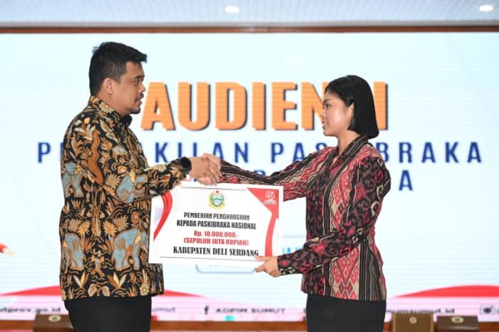 kisah_kristine_ginting_anak_dari_keluarga_sederhana_yang_lolos_paskibraka_nasional_2025