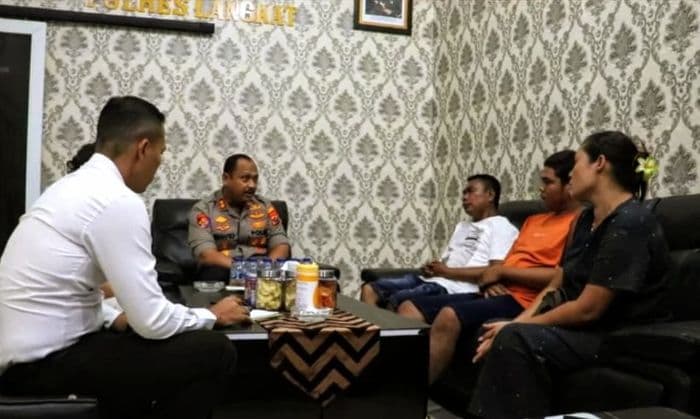 tiga_hari_menginap_di_polres_keluarga_sinarta_pulang_ke_rumah