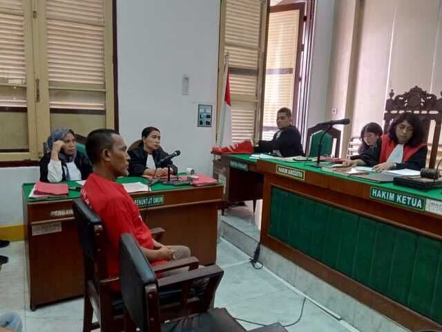 warga_medan_tuntungan_didakwa_bunuh_sopir_taksi_online_dan_buang_mayat_ke_kutalimbaru