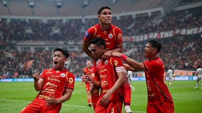 persija_hajar_persis_solo_30_di_manahan_macan_kemayoran_puncaki_klasemen