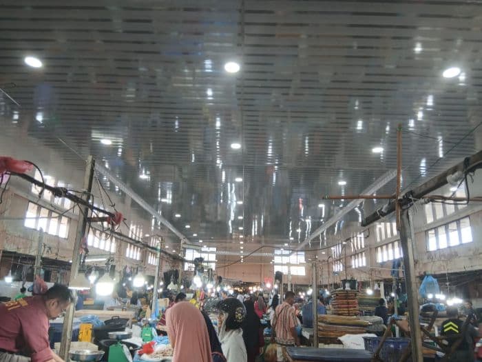 atap_pasar_ikan_dwikora_selesai_diperbaiki_pedagang_kini_tenang_saat_hujan