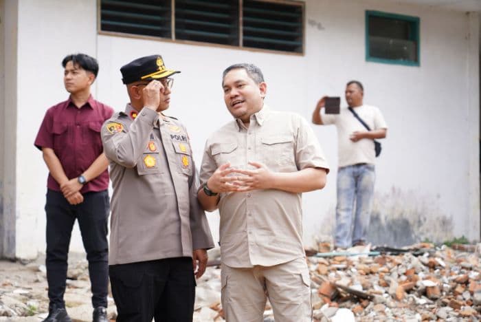 bupati_pakpak_bharat_tinjau_dapur_sppg_pastikan_program_makan_bergizi_gratis_berjalan_optimal