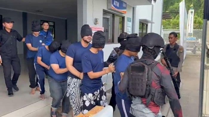 dari_bintang_sinetron_ke_penjara_super_ketat_kisah_kelam_ammar_zoni_berlanjut_di_nusakambangan