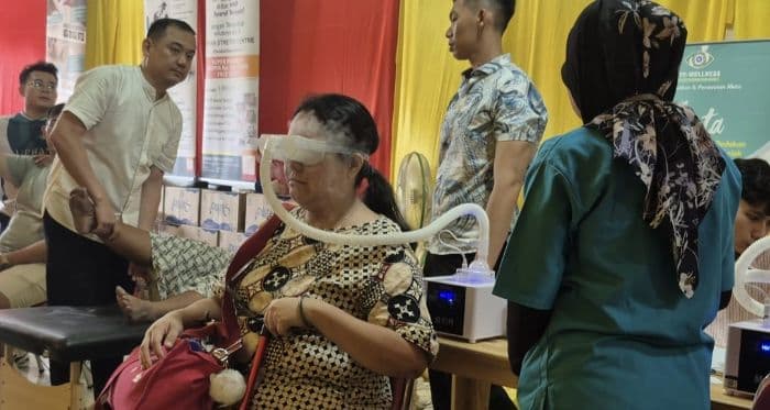 warga_antusias_ikuti_pengobatan_gratis_di_perayaan_vihara_setia_budha_ke140