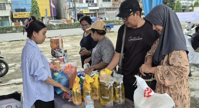 warga_serbu_pasar_murah_hari_pangan_sedunia_di_binjai_beras_dijual_rp59_ribu_per_5_kg