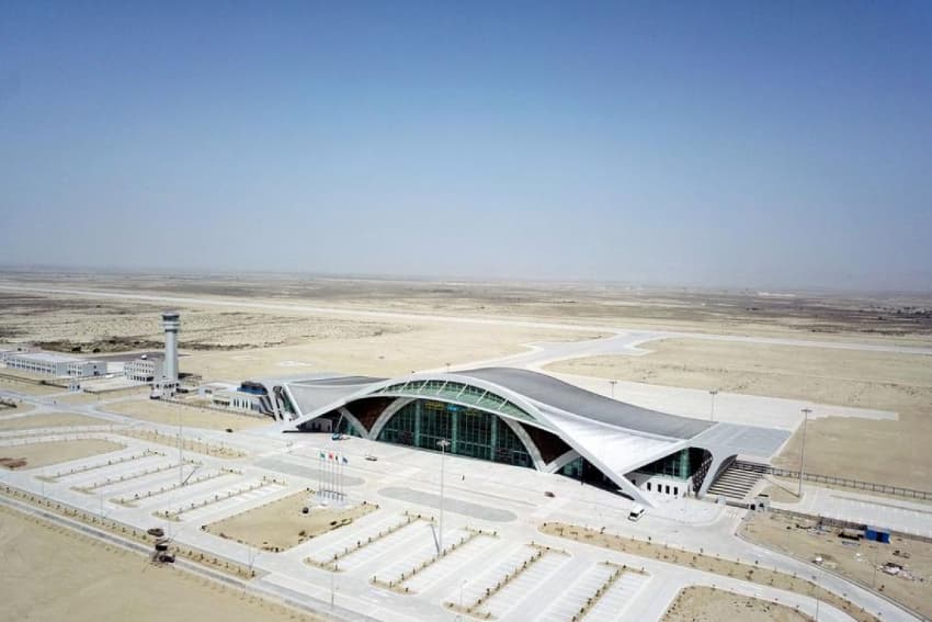 bandara_internasional_baru_gwadar_siap_beroperasi_20_januari