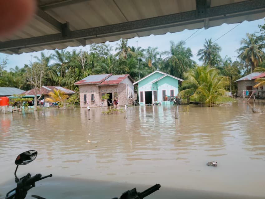 hujan_deras_3111_rumah_terendam_banjir_di_batu_bara