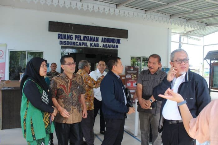 pelayanan_di_disdukcapil_asahan_disidak_komisi_a_dprd_sumut