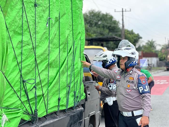 hari_ke7_operasi_keselamatan_toba_2025_polisi_tindak_kendaraan_odol