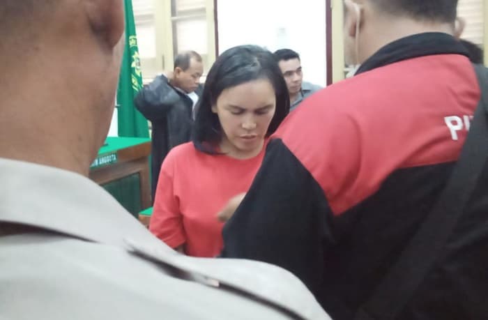 kasus_penistaan_agama_selebgram_ratu_entok_dituntut_45_tahun_penjara