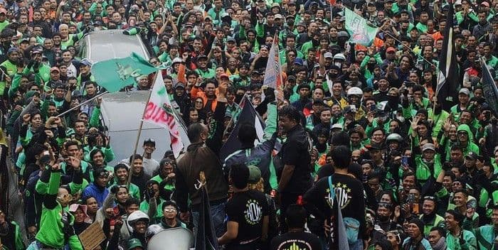 tuntut_thr_ratusan_driver_ojol_demo_di_jakarta