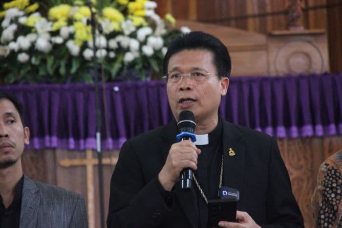 ephorus_hkbp_sebut_banjir_di_parapat_akibat_ulah_manusia_