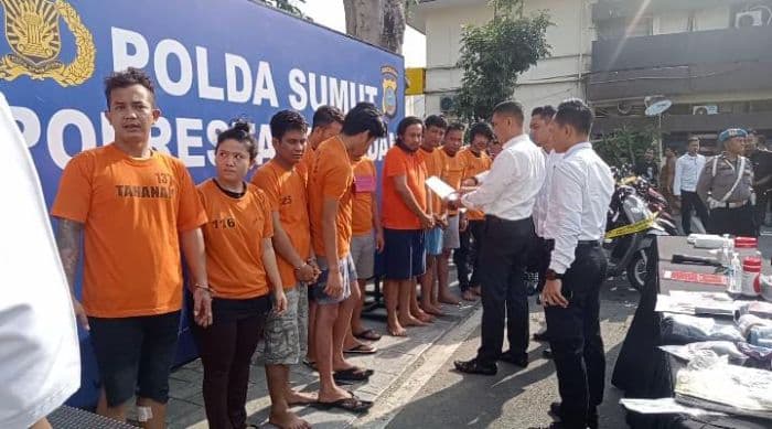 pertengahan_ramadan_polisi_ungkap_sembilan_kasus_empat_modusnya_anggota_polri_gadungan