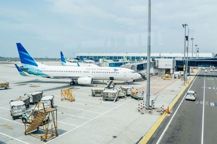 ban_pesawat_garuda_copot_saat_mendarat_di_tanjungpinang