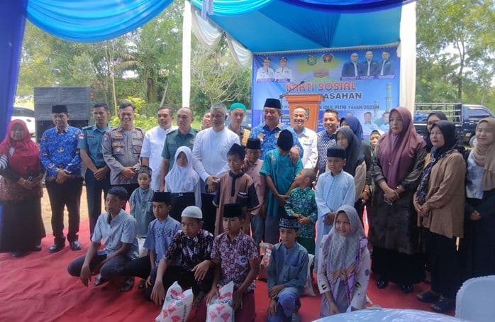 janda_wartawan_loper_koran_dan_anak_yatim_terima_santunan_pwi_asahan