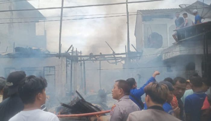 kerugian_kebakaran_rumah_di_sibolga_sambas_ditaksir_rp300_juta
