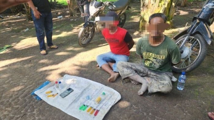 polisi_tangkap_dua_pengedar_sabu_usai_kejarkejaran_di_sawah