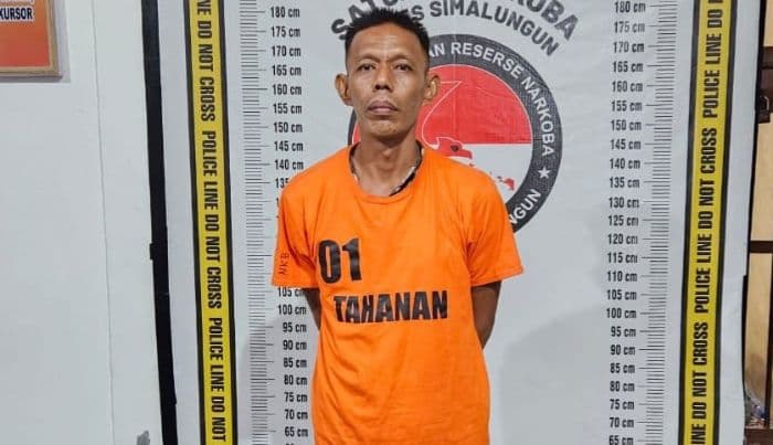 pengedar_narkoba_di_huta_bayu_raja_ditangkap_polisi_barbuknya_32_gram_sabu_
