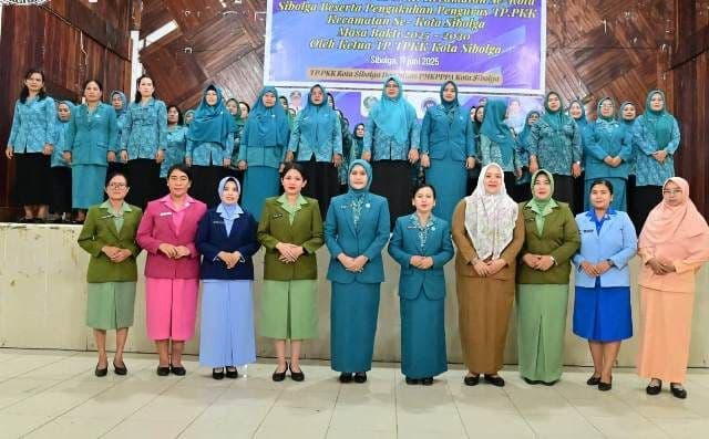 pkk_kecamatan_sesibolga_dilantik_wali_kota_targetkan_angka_stunting_2025_turun_9_persen