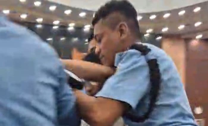bukan_wartawan_pelaku_keributan_di_dprd_sumut_ternyata_buruh_fpbi