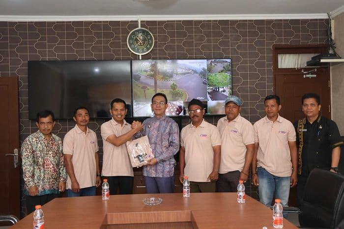 bupati_tapsel_sambut_audiensi_smsi_dorong_sinergi_untuk_pembangunan_daerah