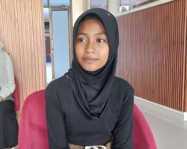 kisah_nabila_dwi_anak_tukang_parkir_yang_diterima_di_sekolah_rakyat_medan
