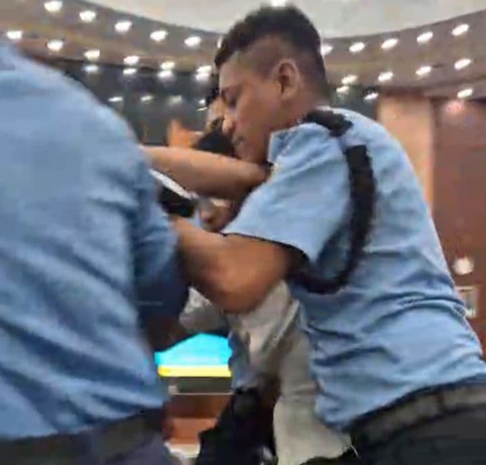 oknum_mengaku_wartawan_bikin_onar_saat_paripurna_begini_respons_sekretariat_dprd_sumut