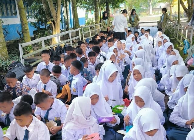 pelajar_smp_negeri_1_pantai_labu_tinggal_kelas_putuskan_tidak_bersekolah_lagi
