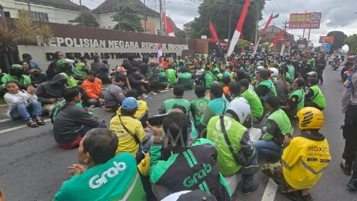 asosiasi_pengemudi_ojol_gelar_demo_hari_ini_di_jakarta